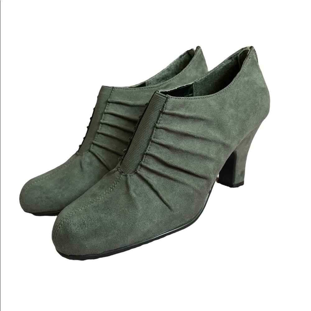 A2 Suede Gray heeled booties
